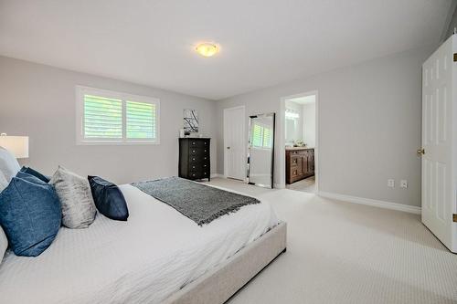 4142 Bianca Forest Drive, Burlington, ON - Indoor Photo Showing Bedroom