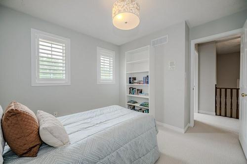 4142 Bianca Forest Drive, Burlington, ON - Indoor Photo Showing Bedroom