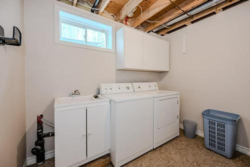 4142 Bianca Forest Drive, Burlington, ON - Indoor Photo Showing Laundry Room