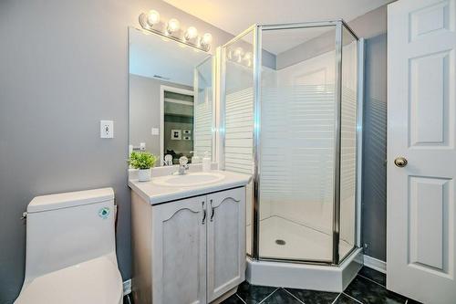 4142 Bianca Forest Drive, Burlington, ON - Indoor Photo Showing Bathroom