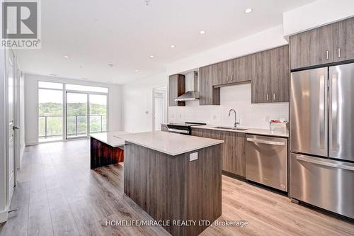 910 - 15 Glebe Street N, Cambridge, ON - Indoor Photo Showing Kitchen With Upgraded Kitchen