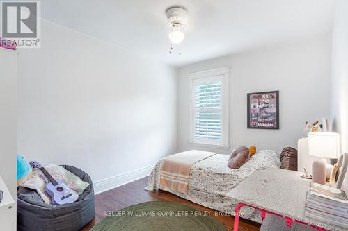 19 Ashford Boulevard, Hamilton, ON - Indoor Photo Showing Bedroom