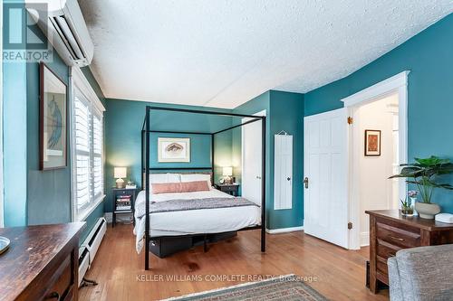 19 Ashford Boulevard, Hamilton, ON - Indoor Photo Showing Bedroom