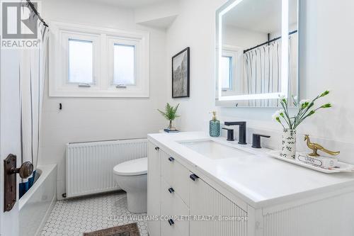 19 Ashford Boulevard, Hamilton, ON - Indoor Photo Showing Bathroom
