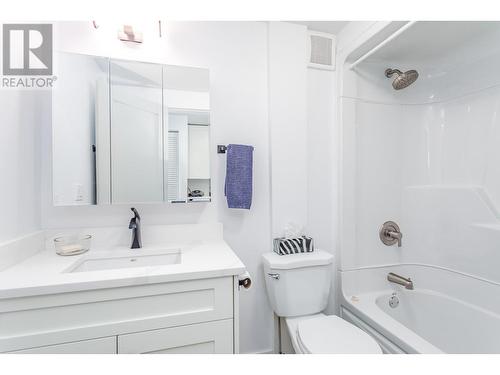 4075 Mcclain Road Unit# 93, Kelowna, BC - Indoor Photo Showing Bathroom