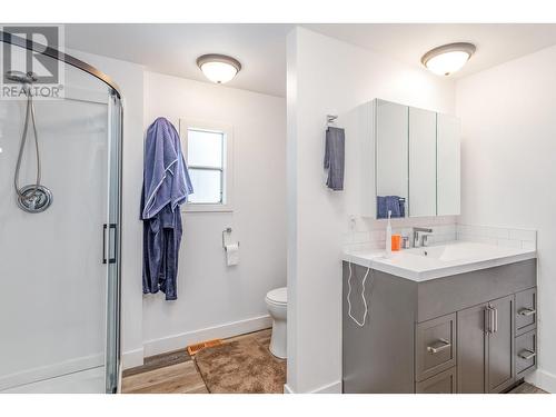 4075 Mcclain Road Unit# 93, Kelowna, BC - Indoor Photo Showing Bathroom