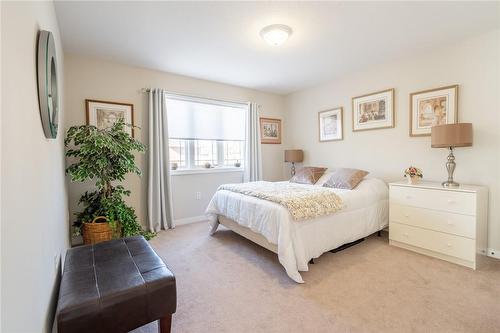 69 Periwinkle Drive, Hamilton, ON - Indoor Photo Showing Bedroom