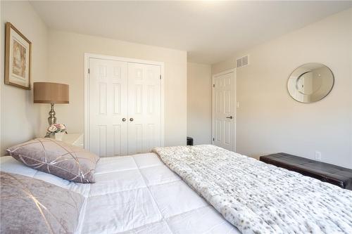 69 Periwinkle Drive, Hamilton, ON - Indoor Photo Showing Bedroom