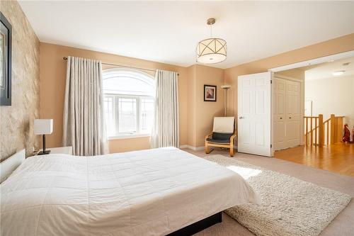 69 Periwinkle Drive, Hamilton, ON - Indoor Photo Showing Bedroom