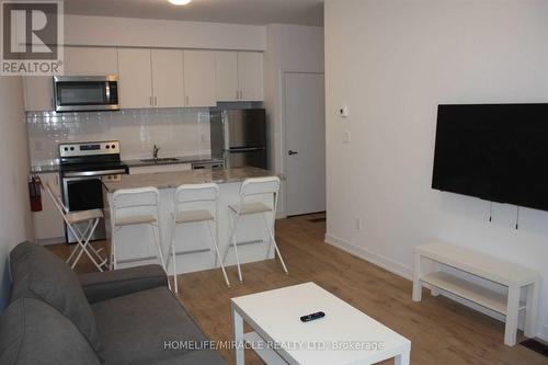 53 - 1740 Simcoe Street N, Oshawa, ON - Indoor Photo Showing Kitchen