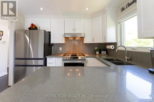 79 Avondale Drive, Clarington, ON - Indoor Photo Showing Kitchen With Double Sink With Upgraded Kitchen