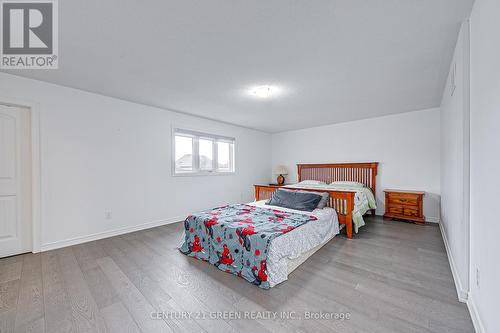 185 Shephard Avenue, New Tecumseth, ON - Indoor Photo Showing Bedroom