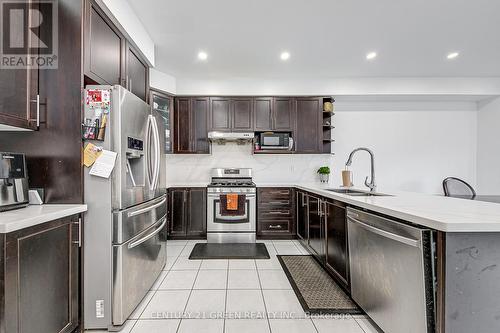 185 Shephard Avenue, New Tecumseth, ON - Indoor Photo Showing Kitchen With Double Sink