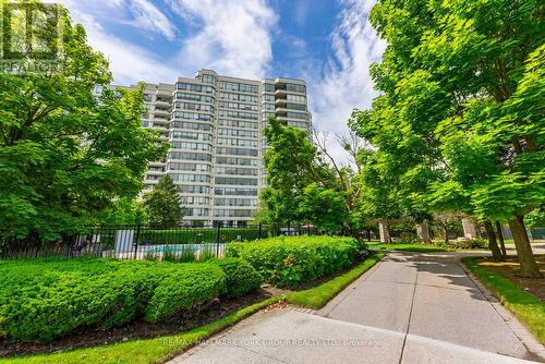 1404 - 110 Promenade Circle, Vaughan, ON - Outdoor