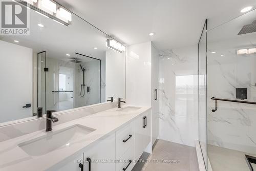 1404 - 110 Promenade Circle, Vaughan, ON - Indoor Photo Showing Bathroom