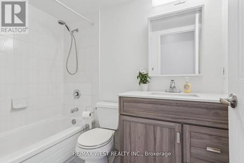 904 - 75 Ellen Street, Barrie, ON - Indoor Photo Showing Bathroom