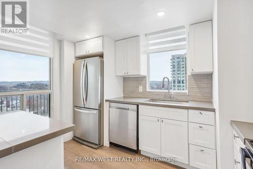 904 - 75 Ellen Street, Barrie, ON - Indoor Photo Showing Kitchen With Stainless Steel Kitchen