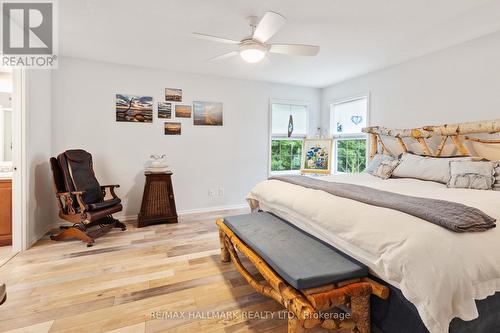 84 New York Avenue, Wasaga Beach, ON - Indoor Photo Showing Bedroom