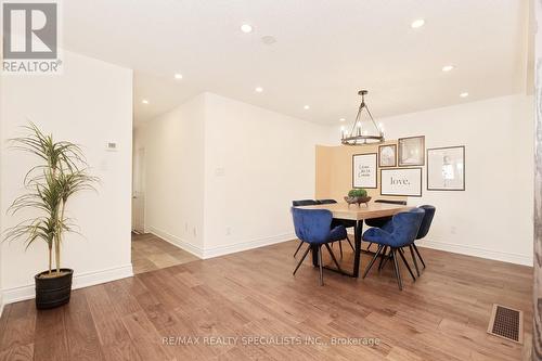 6867 Postmaster Ridge, Mississauga, ON - Indoor Photo Showing Dining Room