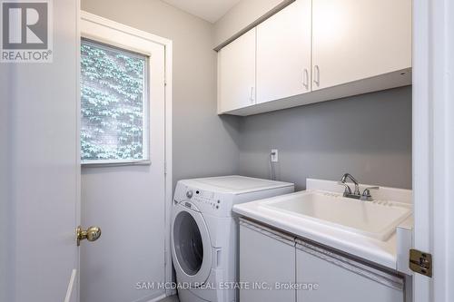 3350 Nutcracker Drive, Mississauga, ON - Indoor Photo Showing Laundry Room