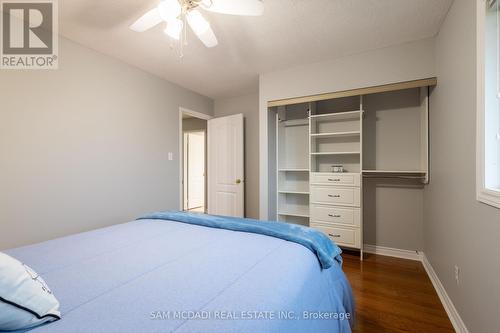 3350 Nutcracker Drive, Mississauga, ON - Indoor Photo Showing Bedroom