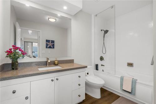 1201 North Shore Boulevard E|Unit #1108, Burlington, ON - Indoor Photo Showing Bathroom