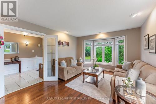 1275 White Lane, Oakville, ON - Indoor Photo Showing Living Room