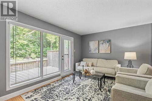 56 - 642 Wonderland Road S, London, ON - Indoor Photo Showing Living Room