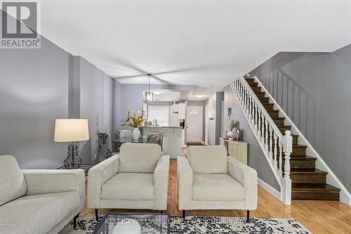 56 - 642 Wonderland Road S, London, ON - Indoor Photo Showing Living Room