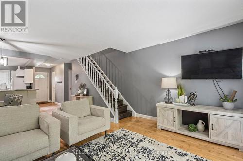 56 - 642 Wonderland Road S, London, ON - Indoor Photo Showing Living Room