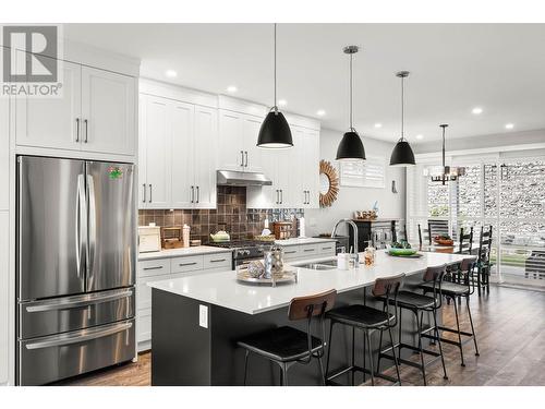 4019 Rio Vista Way, Kamloops, BC - Indoor Photo Showing Kitchen With Upgraded Kitchen