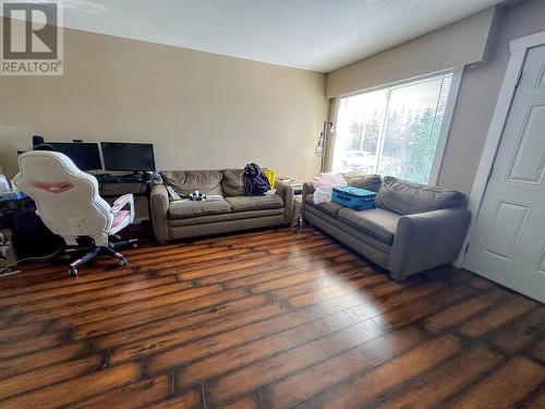 1716 Willowbrook Crescent Unit# 205, Dawson Creek, BC - Indoor Photo Showing Living Room