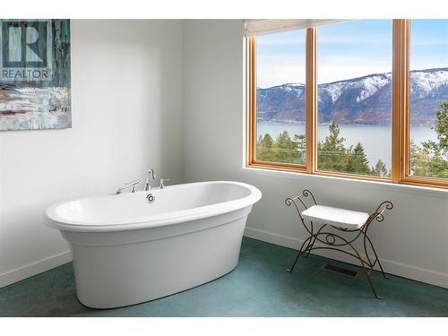 4323 Finch Road, Lake Country, BC - Indoor Photo Showing Bathroom