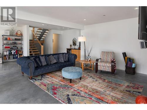 4323 Finch Road, Lake Country, BC - Indoor Photo Showing Living Room