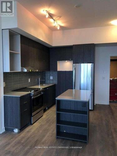 910 - 2520 Eglinton Avenue W, Mississauga, ON - Indoor Photo Showing Kitchen