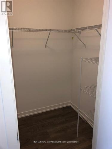 910 - 2520 Eglinton Avenue W, Mississauga, ON - Indoor With Storage