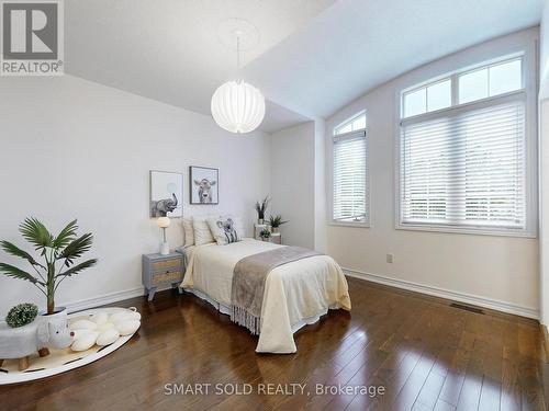 2378 Blue Holly Crescent, Oakville, ON - Indoor Photo Showing Bedroom