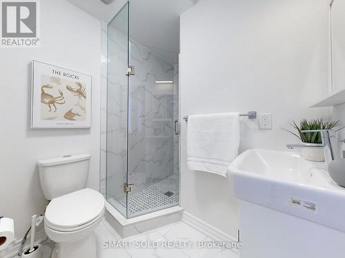 2378 Blue Holly Crescent, Oakville, ON - Indoor Photo Showing Bathroom
