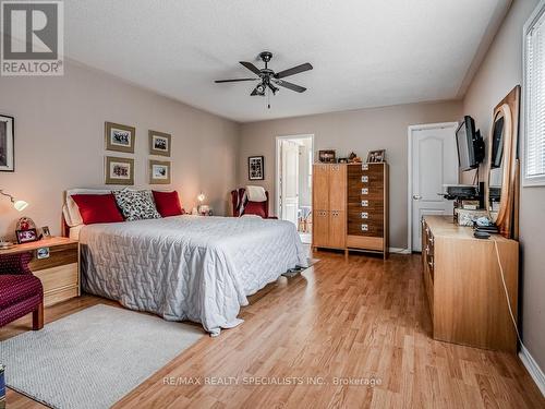 1626 Casablanca Circle, Mississauga, ON - Indoor Photo Showing Bedroom