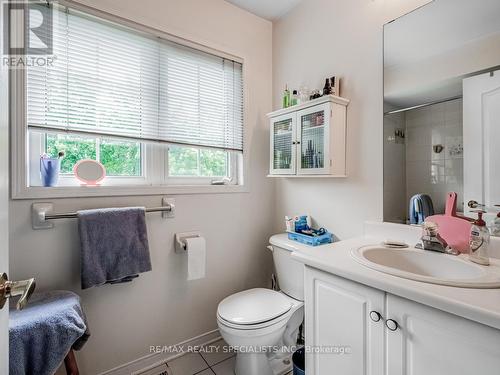 1626 Casablanca Circle, Mississauga, ON - Indoor Photo Showing Bathroom