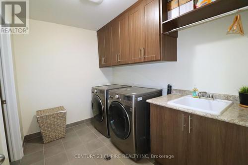 86 Lady Evelyn Crescent, Brampton, ON - Indoor Photo Showing Laundry Room