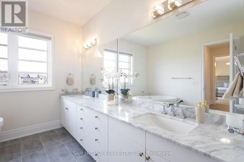 2337 Charles Cornwall Road, Oakville, ON - Indoor Photo Showing Bathroom