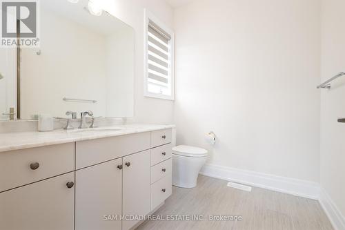 2337 Charles Cornwall Road, Oakville, ON - Indoor Photo Showing Bathroom