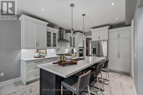 925 Eagle Ridge Drive, Oshawa, ON - Indoor Photo Showing Kitchen With Double Sink With Upgraded Kitchen