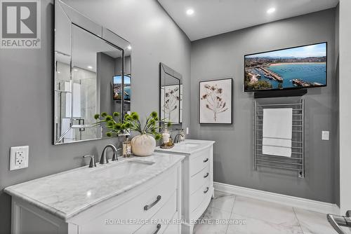 925 Eagle Ridge Drive, Oshawa, ON - Indoor Photo Showing Bathroom