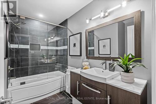 925 Eagle Ridge Drive, Oshawa, ON - Indoor Photo Showing Bathroom