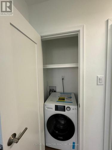 6 - 39 Wasdale Crescent, Toronto, ON - Indoor Photo Showing Laundry Room