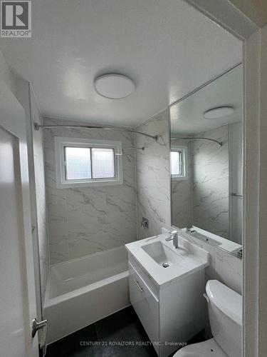 6 - 39 Wasdale Crescent, Toronto, ON - Indoor Photo Showing Bathroom