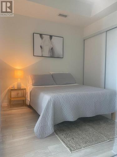 414 - 1630 Queen Street E, Toronto, ON - Indoor Photo Showing Bedroom