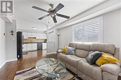 12 Trevino Circle, Barrie, ON - Indoor Photo Showing Living Room